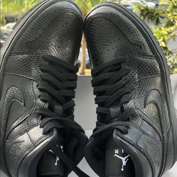 jordan 1 mid snake